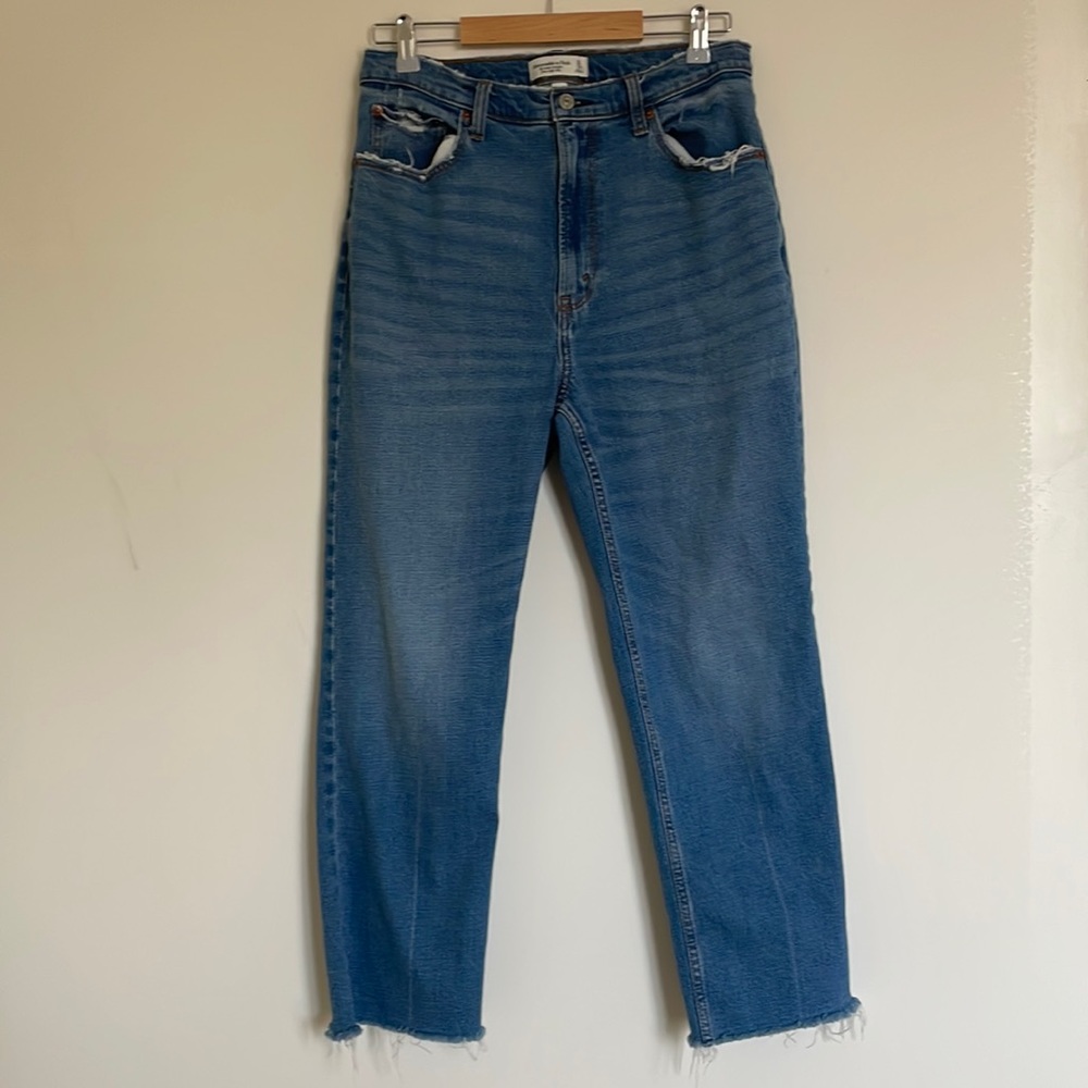 A&F ankle straight jeans 31/12R curve love